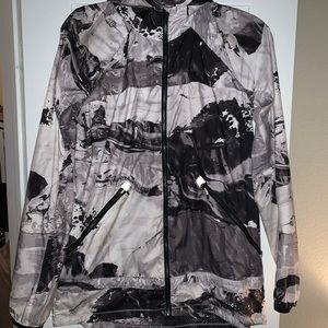 Lululemon packable windbreaker